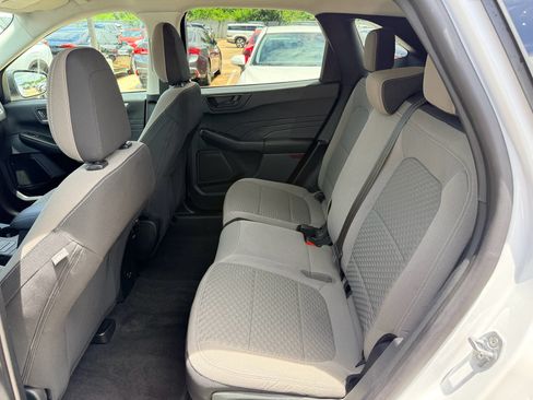 Used 2022 Ford Escape SE FWD image 17