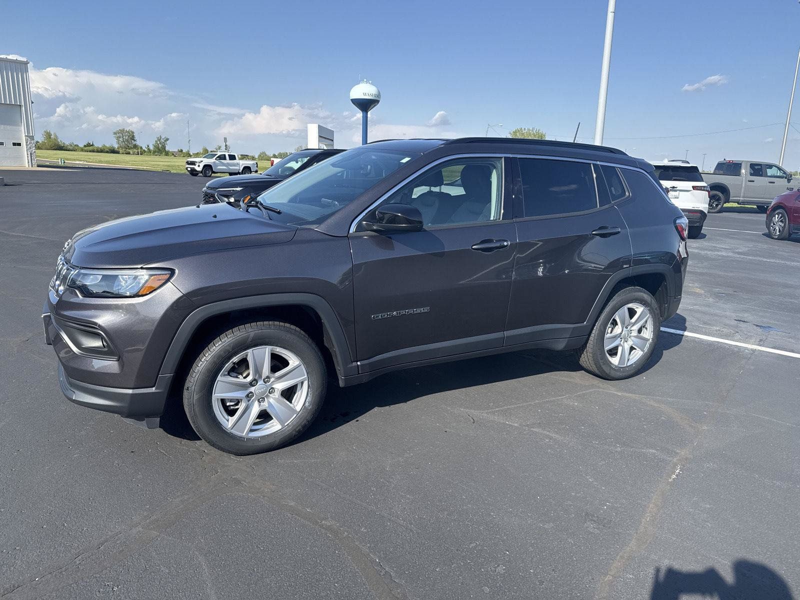 Used 2022 Jeep Compass Latitude AWD/4WD image 7