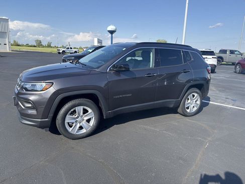 Used 2022 Jeep Compass Latitude AWD/4WD image 7