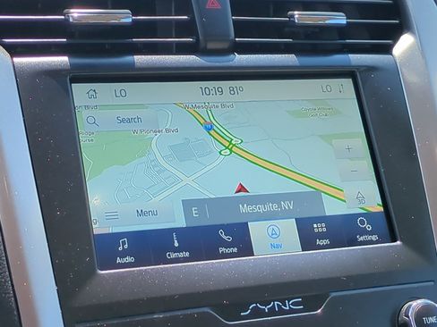 Used 2020 Ford Fusion SE FWD image 21
