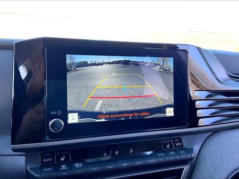 Used 2025 Toyota Camry LE w/ Convenience Package image 26