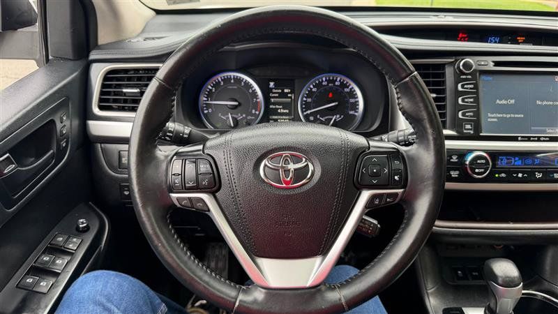 Used 2019 Toyota Highlander Limited AWD/4WD image 34