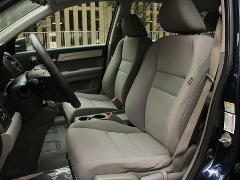 Used 2011 Honda CR-V LX image 17