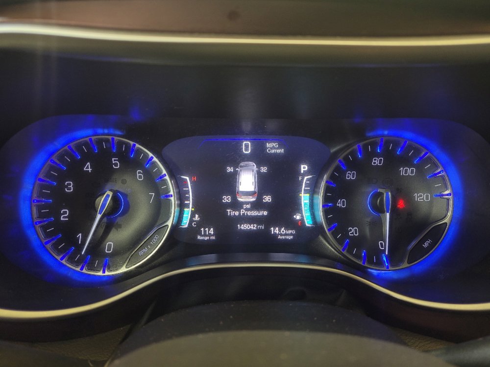 Used 2017 Chrysler Pacifica Limited w/ UConnect Theater Package FWD image 23
