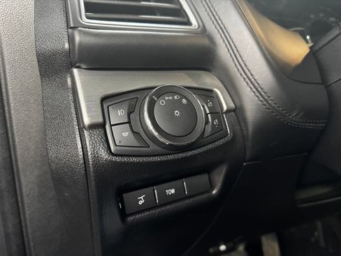 Used 2018 Ford Explorer Platinum AWD/4WD image 25