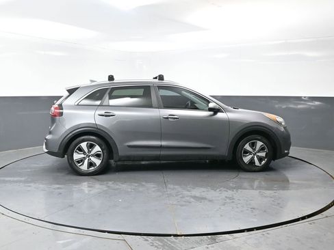 Used 2018 Kia Niro LX FWD image 2