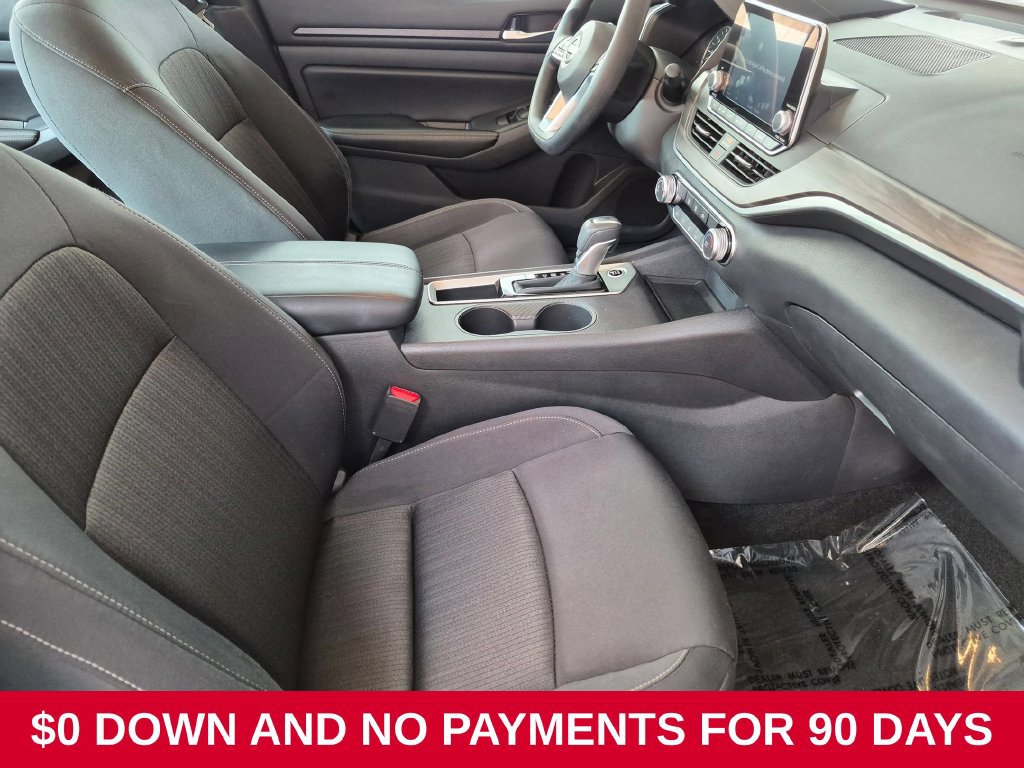 Used 2025 Nissan Altima 2.5 SV FWD image 30
