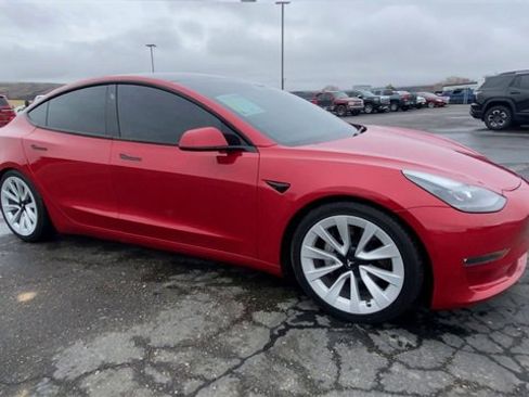 Used 2022 Tesla Model 3 Long Range image 2