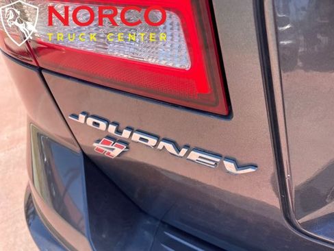 Used 2018 Dodge Journey SE w/ Popular Equipment Group image 9