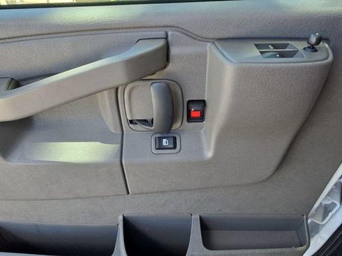 Used 2025 Chevrolet Express 3500 LS RWD image 22