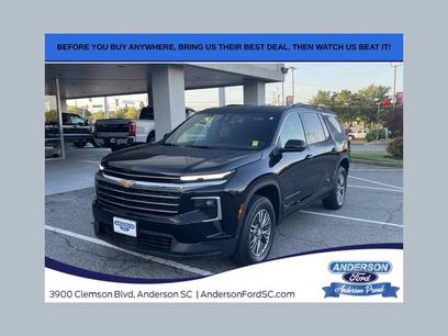 Used 2025 Chevrolet Traverse LT w/ Driver Confidence Package