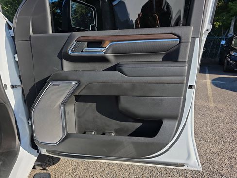 Used 2024 Chevrolet Silverado 2500 High Country w/ High Country Premium Package AWD/4WD image 39
