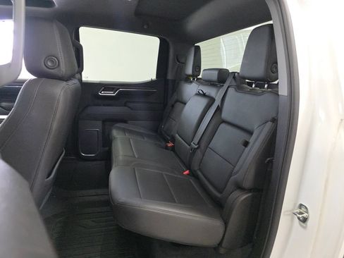 Used 2023 GMC Sierra 1500 SLT w/ X31 Off-Road Package AWD/4WD image 11