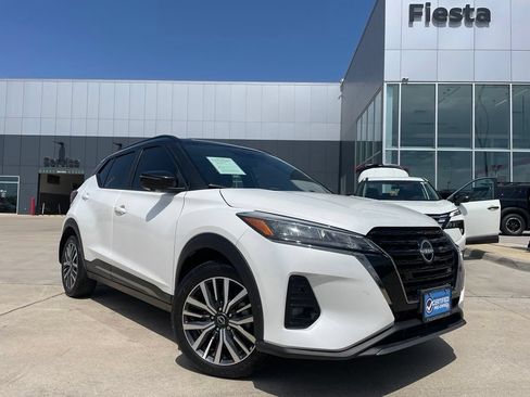 Certified 2024 Nissan Kicks SR FWD image 1