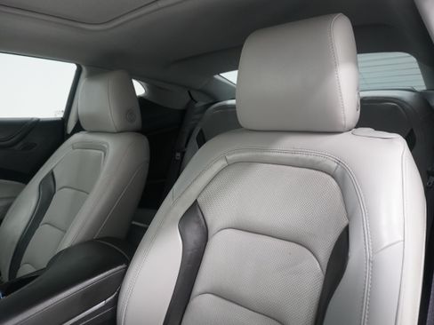Used 2016 Chevrolet Camaro LT RWD image 11