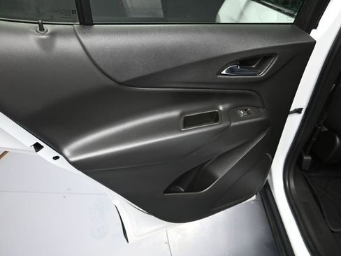 Used 2022 Chevrolet Equinox LT w/ LPO, Blackout Package FWD image 27