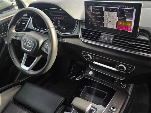 Used 2025 Audi Q5 2.0T Premium Plus w/ Premium Plus Package AWD/4WD image 10
