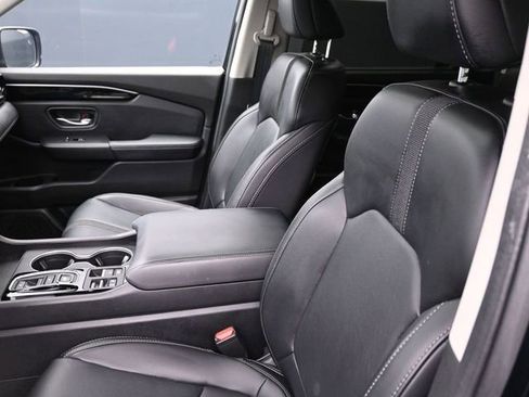 Certified 2025 Honda Pilot Touring image 22