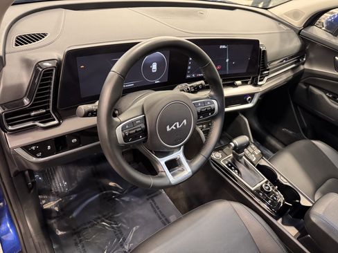 Certified 2025 Kia Sportage SX image 18