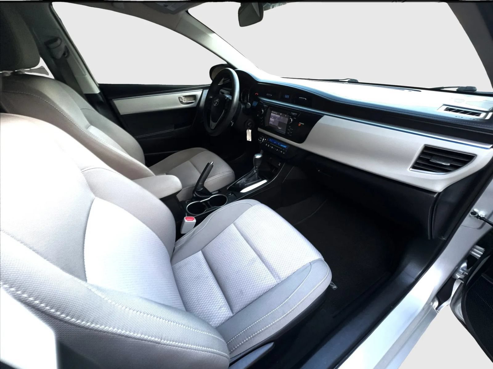 Used 2015 Toyota Corolla LE FWD image 27