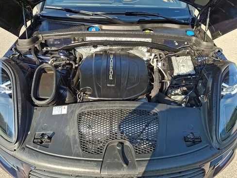 Used 2019 Porsche Macan AWD/4WD image 31