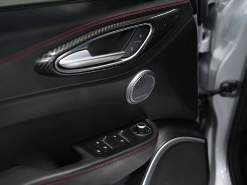 Used 2020 Alfa Romeo Giulia Quadrifoglio w/ Nero Edizione image 24