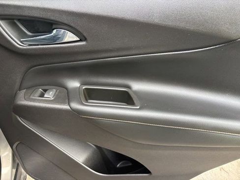 Used 2018 Chevrolet Equinox Premier image 40