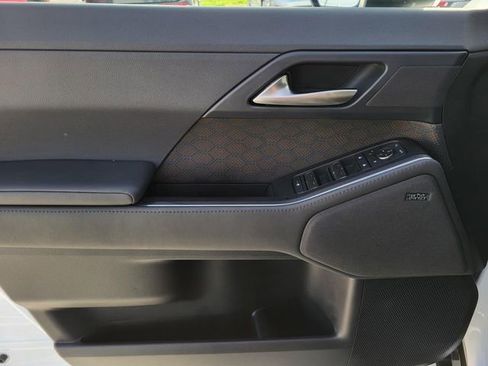 Used 2024 Lexus GX 550 w/ Accessory Package (2T) image 16