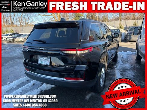 Used 2023 Jeep Grand Cherokee Limited image 10