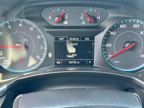 Used 2018 Chevrolet Equinox LT FWD image 20