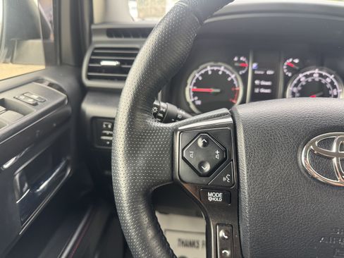 Used 2023 Toyota 4Runner TRD Off-Road Premium w/ Moonroof Package AWD/4WD image 30