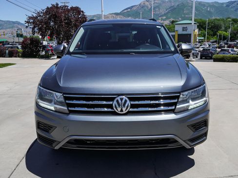 Used 2019 Volkswagen Tiguan SE AWD/4WD image 3