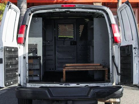 Used 2016 Chevrolet Express 2500 RWD image 8