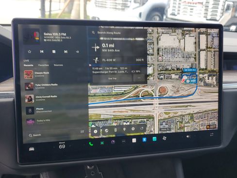 Used 2021 Tesla Model S Long Range image 24