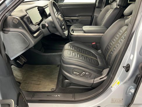 Used 2024 Rivian R1S Adventure AWD/4WD image 18