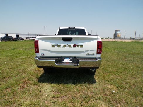 New 2026 RAM 2500 Tradesman AWD/4WD image 5