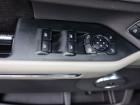 Used 2020 Ford Expedition Limited image 34