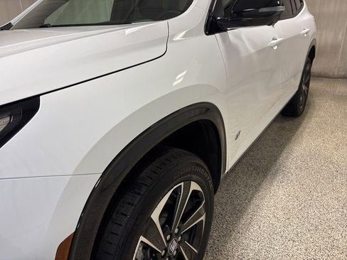 Used 2025 Buick Enclave Sport Touring image 10