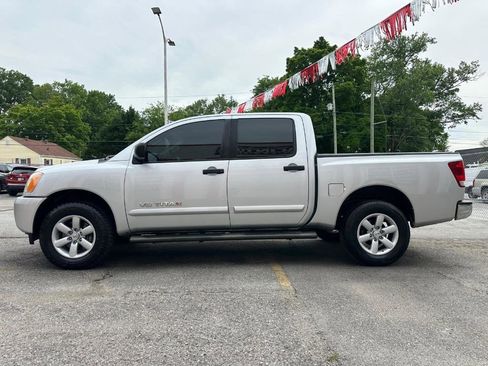Used 2013 Nissan Titan SV AWD/4WD image 7