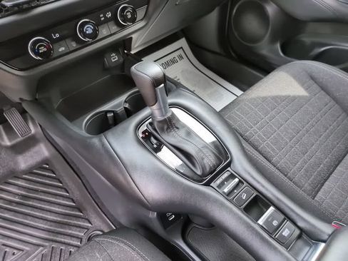 Used 2025 Honda HR-V LX image 18