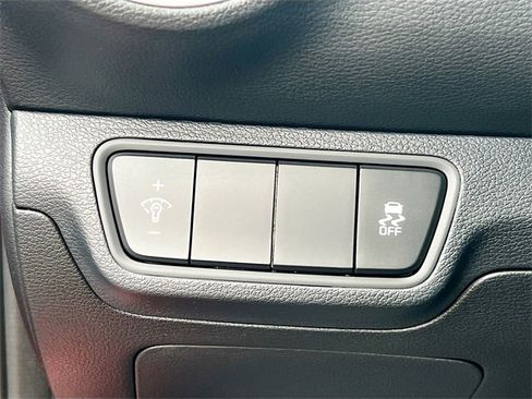 Used 2023 Kia Forte LXS image 17