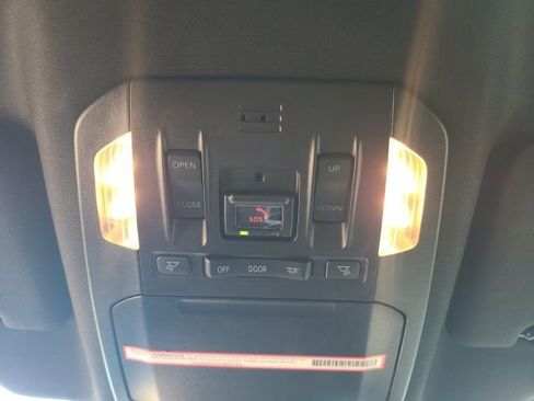 Used 2023 Toyota Highlander XSE image 31