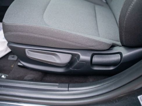 Used 2025 Kia K4 LXS image 17