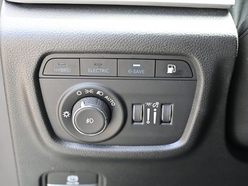 Used 2023 Jeep Grand Cherokee 4WD 4xe image 31