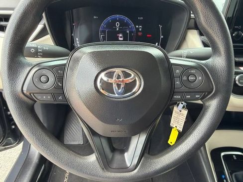 Used 2026 Toyota Corolla LE FWD image 27