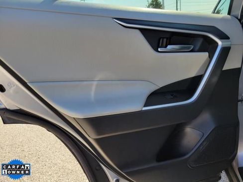 Used 2022 Toyota RAV4 XLE w/ Convenience Package image 10