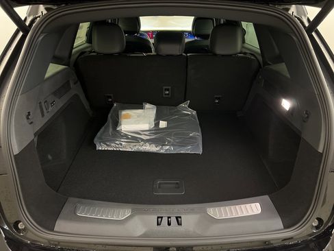 Used 2025 Lincoln Nautilus Premier w/ Equipment Group 102A image 33