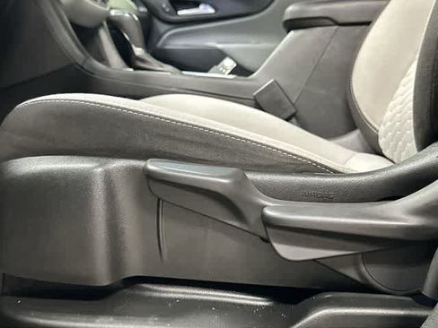 Used 2020 Chevrolet Equinox LS AWD/4WD image 26