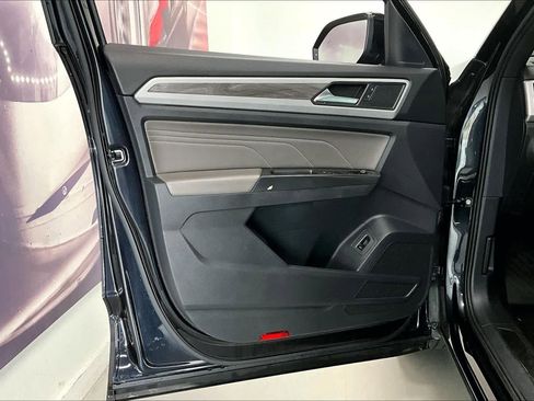 Used 2023 Volkswagen Atlas Cross Sport SE w/ Panoramic Sunroof Package AWD/4WD image 24