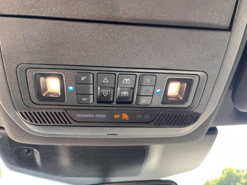 Used 2020 Ford Explorer Platinum w/ Premium Technology Package AWD/4WD image 36